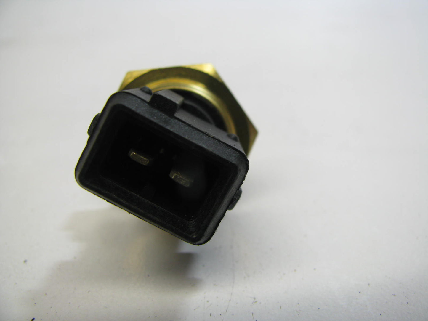 NEW - Out Of Box 5S1604 Coolant Temperature Sensor For 2002-2003 Land Rover