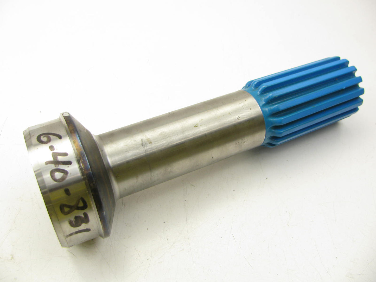 NEW - OUT OF BOX 6-40-831 Dana Spicer Tube Shaft International Heavy Duty Trucks