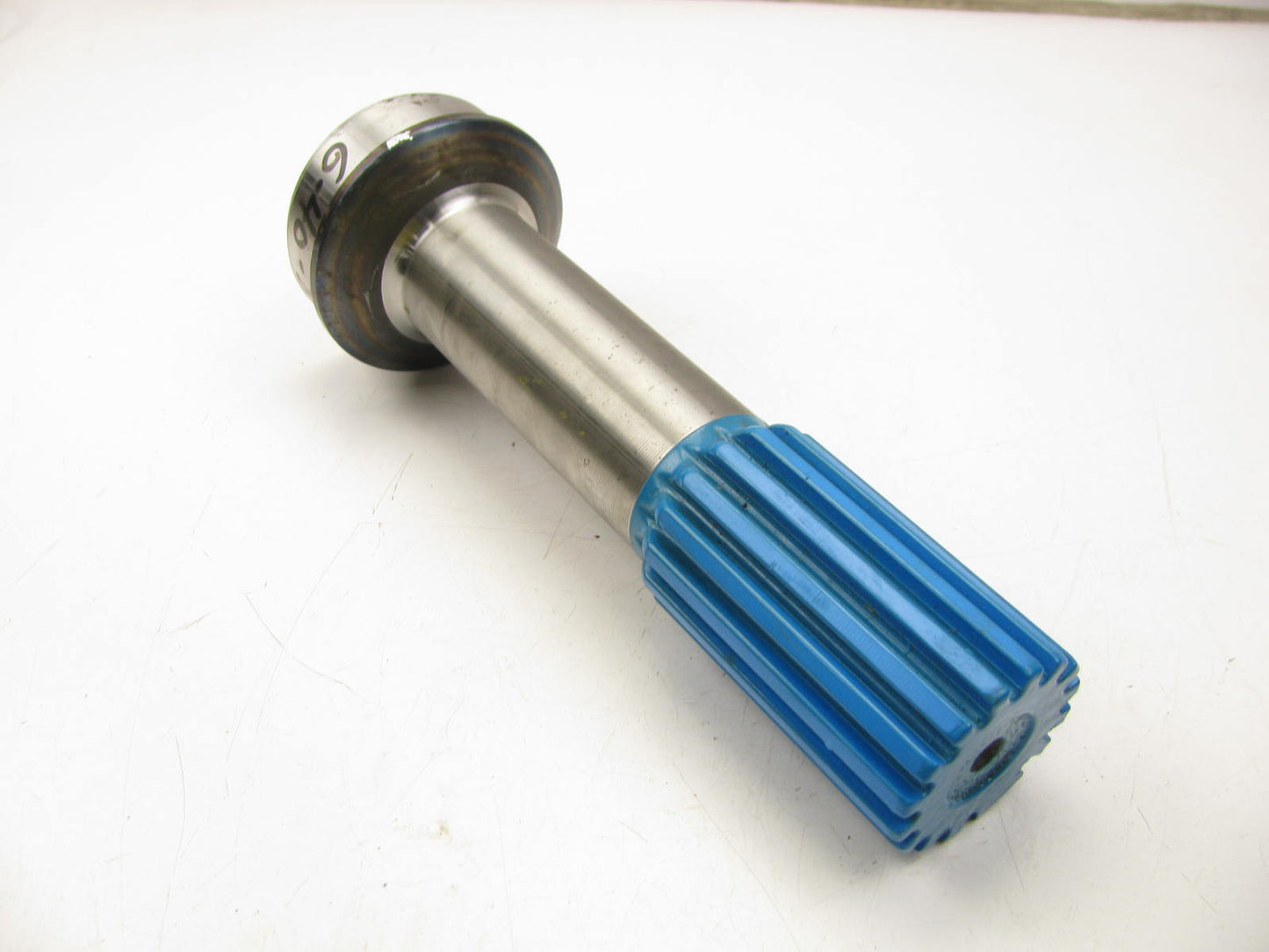NEW - OUT OF BOX 6-40-831 Dana Spicer Tube Shaft International Heavy Duty Trucks