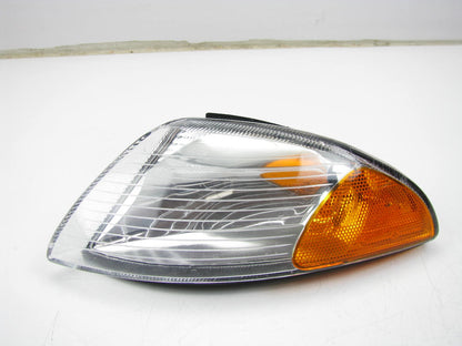 USED OEM PART 60686590 FRONT Left Corner Light Lamp For 1993-1997 Intrepid