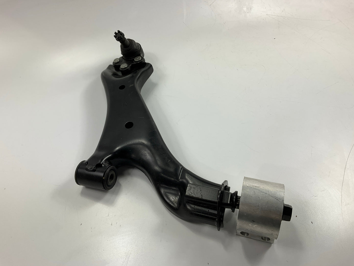 NEW - UNBOXED 622.66041 Suspension Control Arm & Ball Jointt, Front Right Lower