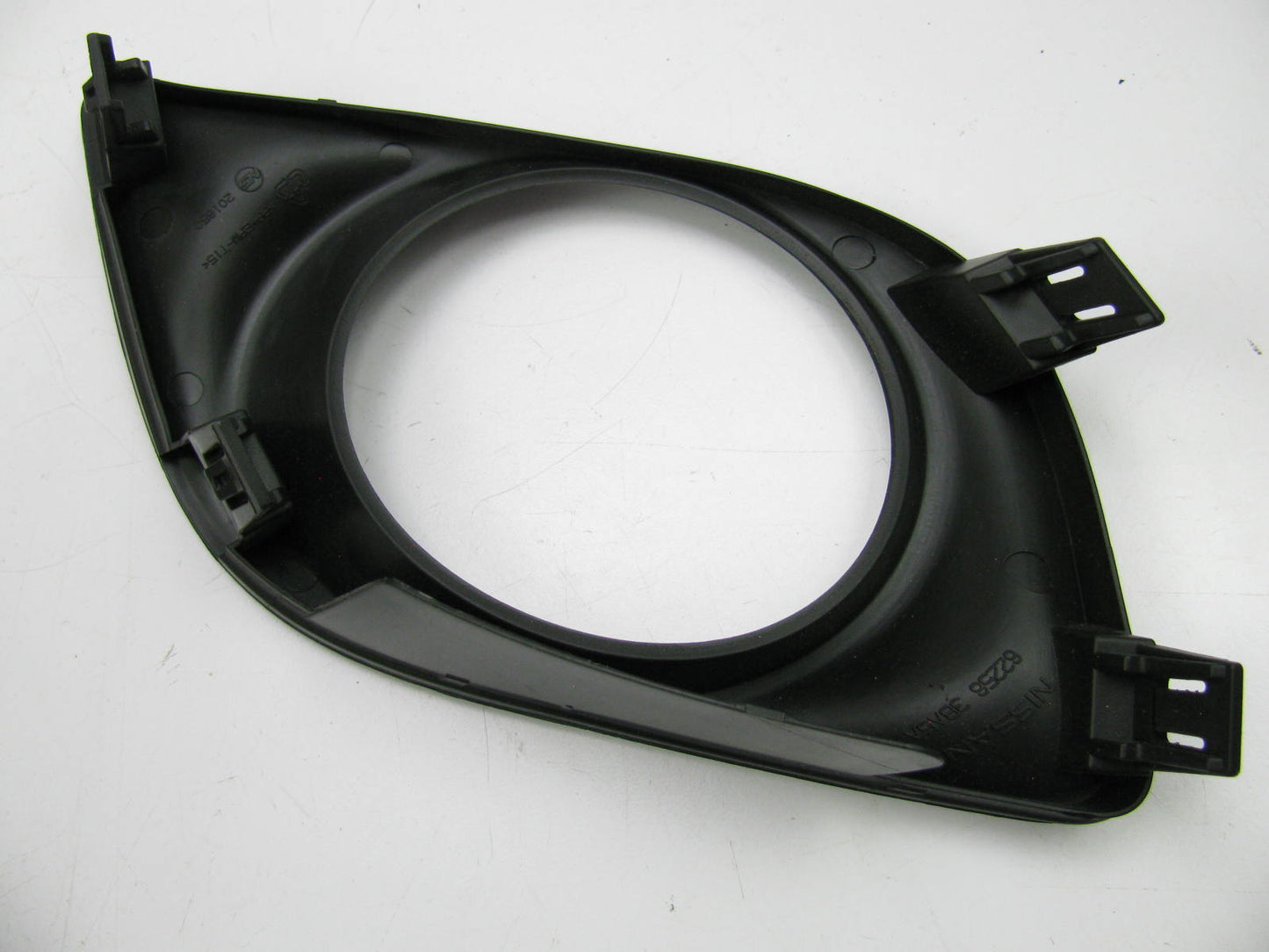 NEW Front Right Fog Light Lamp Trim Bezel For 2012-2014 Nissan Versa 622563BA5A