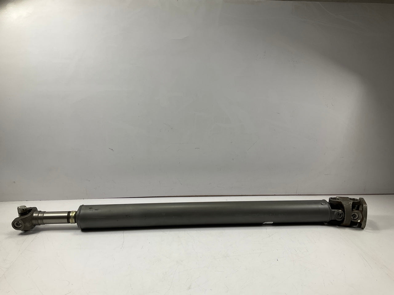 REMAN 65-9110 Rear Driveshaft / Prop Shaft 50-13/16'' 1999-02 F-250 F-350 SD 5.4L