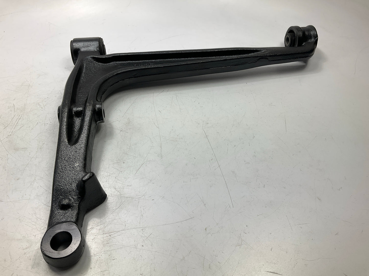 6524291 Front Left Lower Control Arm For 1996-2003 Volkswagen EuroVan