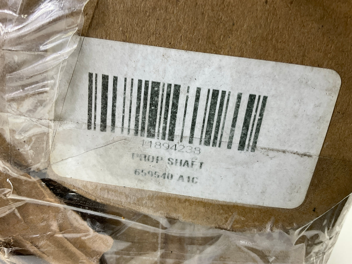 NEW UNBOXED 659540 Front 31.81'' Driveshaft Prop Shaft