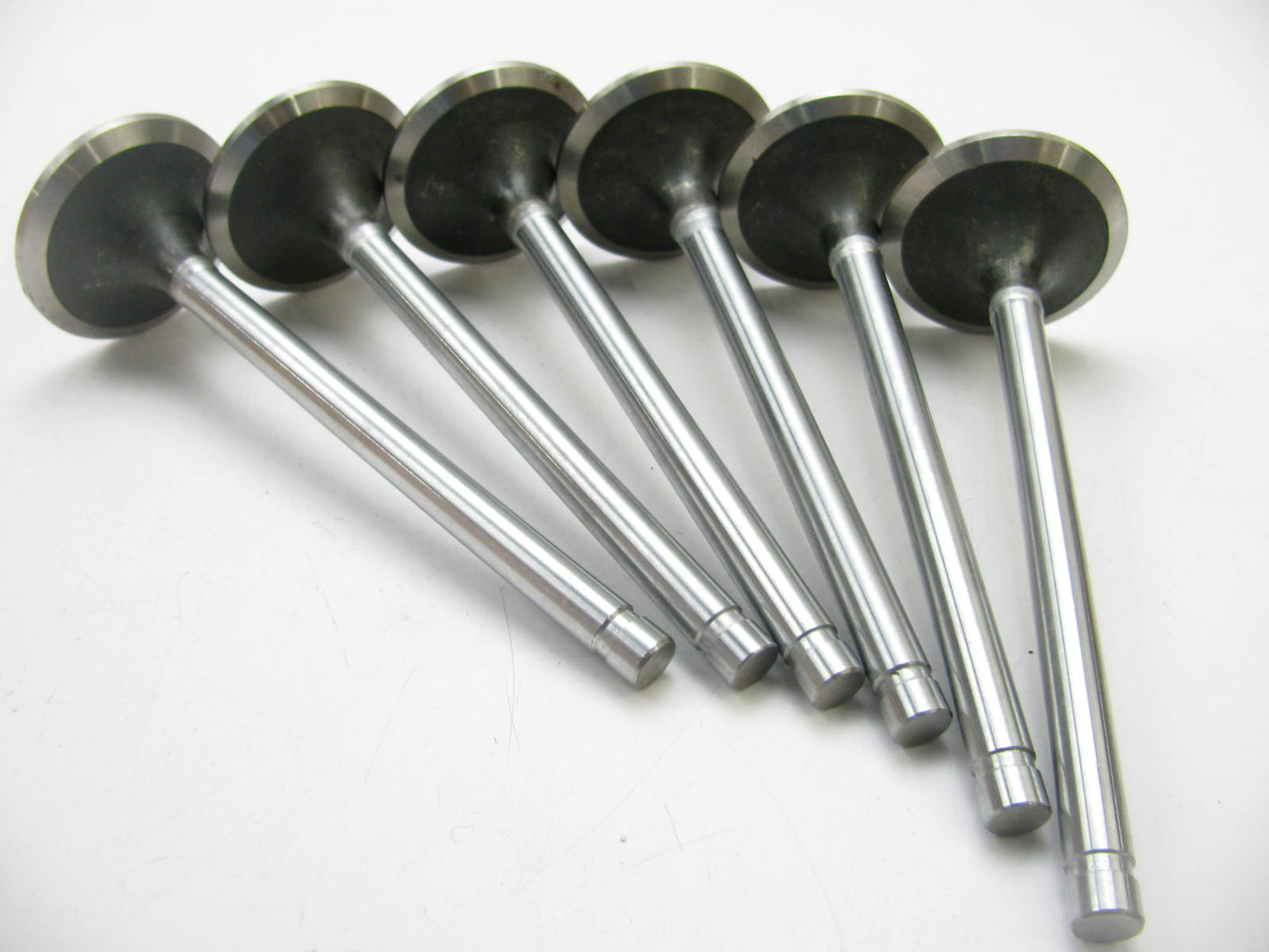 (6) NEW - UNBOXED 675046C4 Intake Valve - International D414, DT414, D436, DT466