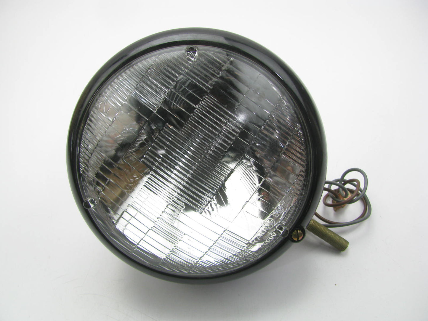 NEW OUT OF BOX - Signal-stat 675 - 7'' Sealed Headlamp Light Par 56