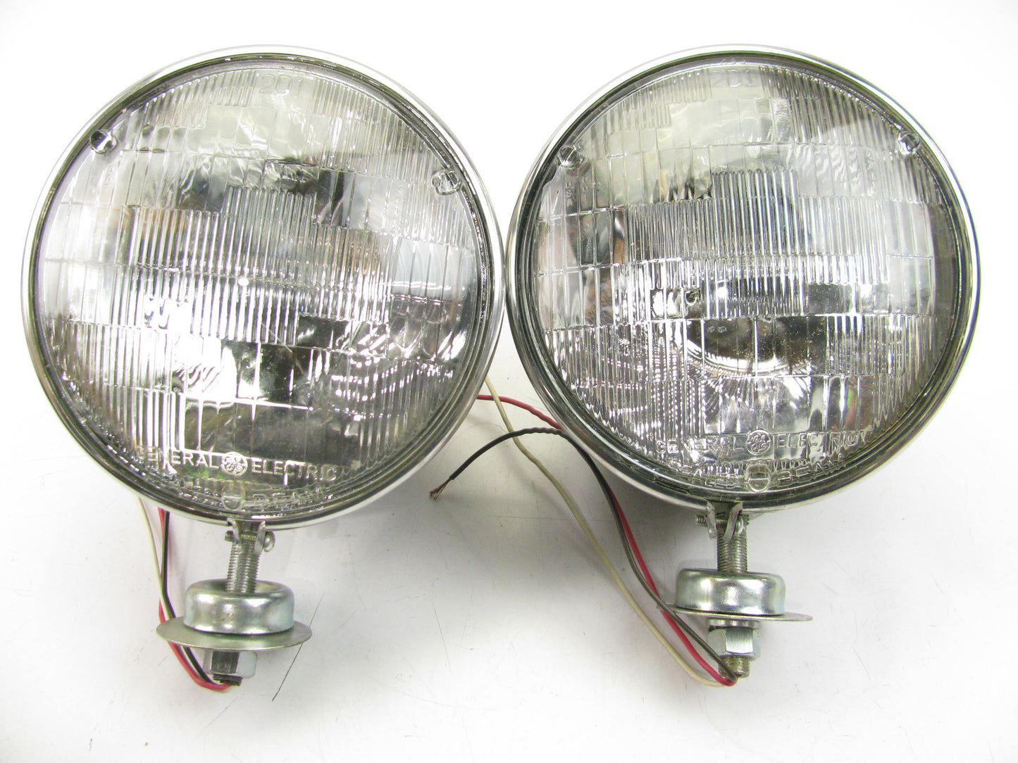 (2) Vintage Signal-Stat 675W Steel Housing PAR56 Sealed Headlamp, Post Mount  7''