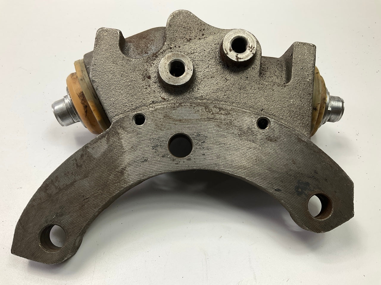 USED CORE - 68660520-CORE Drum Brake Wheel Cylinder - Rear Left W-89015