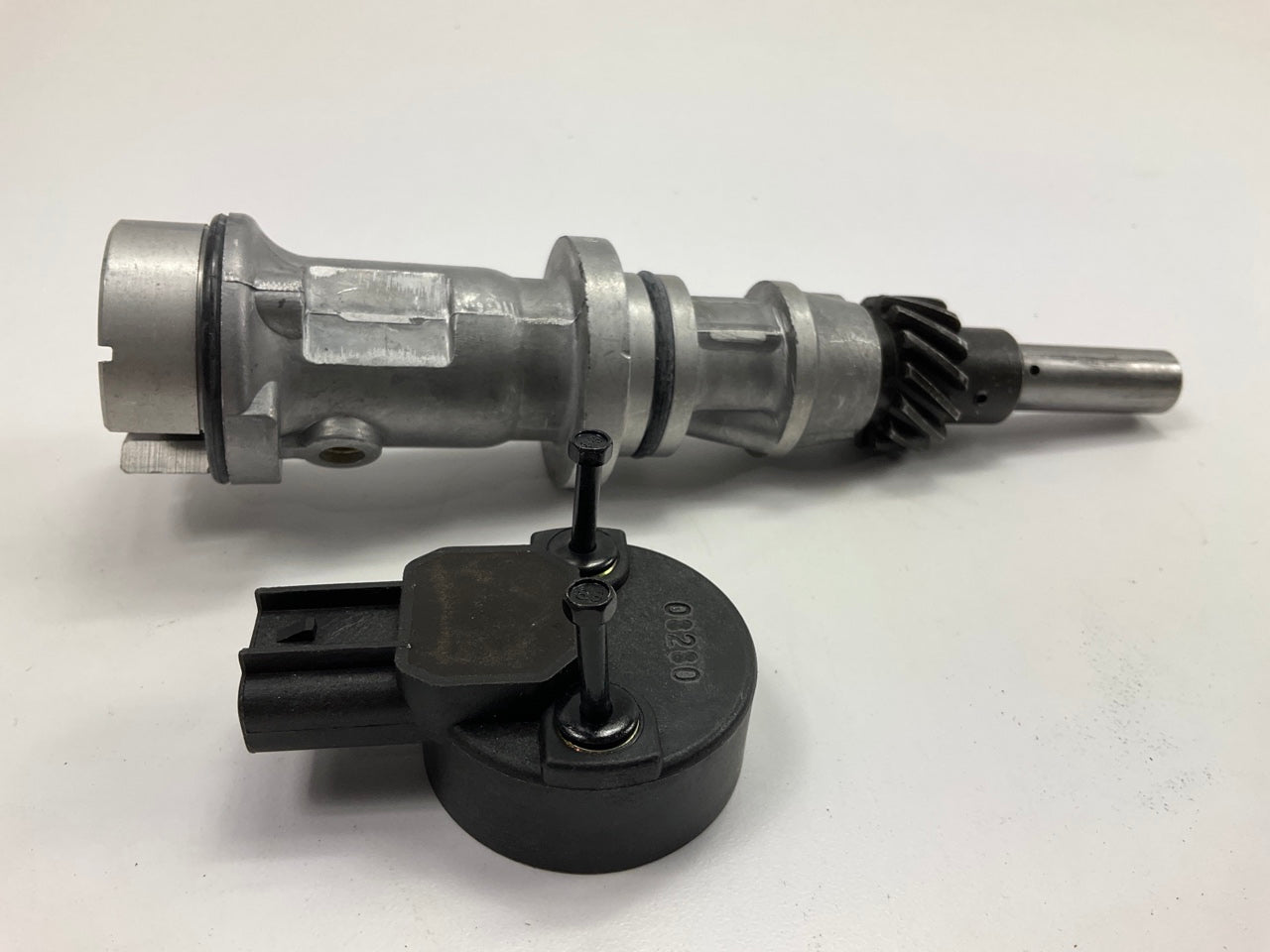 NEW UNBOXED Dorman 689-104  Engine Camshaft Synchronizer 1996-1997 Ford 3.0L OHV