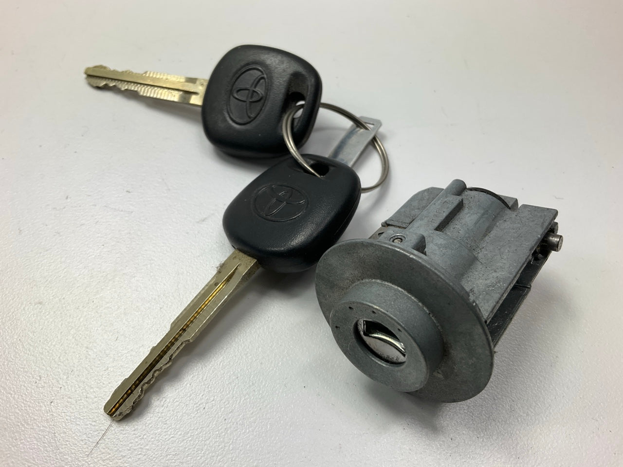 NEW - AFTERMARKET - Ignition Lock Cylinder W/ 2 Keys For 2005-2013 Toyota Tacoma