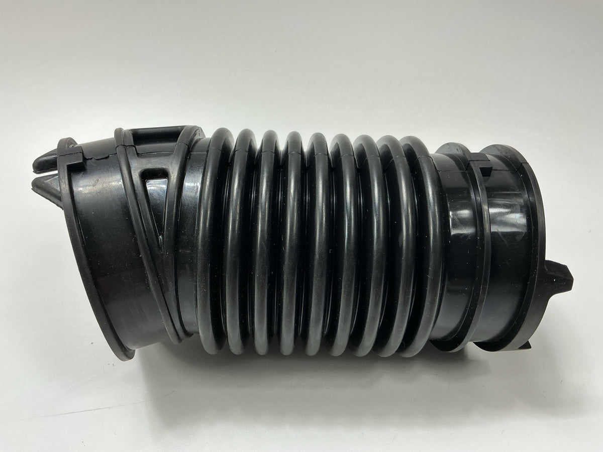 NEW OUT OF BOX - 696-737 Air Intake Hose