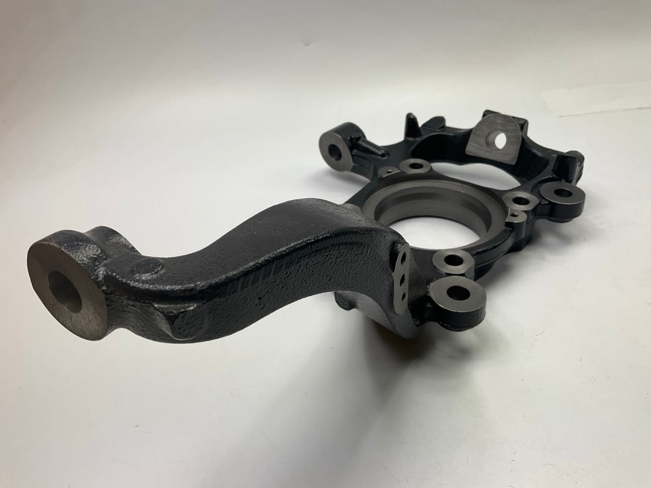 NEW - OUT OF BOX 698-205 Front Left Steering Knuckle, Replaces AL3Z-3K186-B