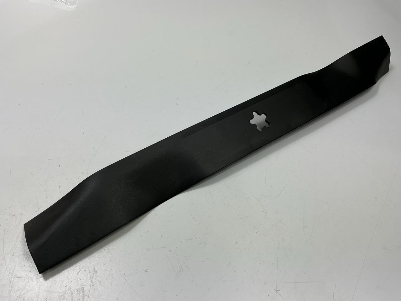 7-04797 21'' Lawn Mower Blade For Ariens, Craftsman, Husqvarna, MTD, Snapper