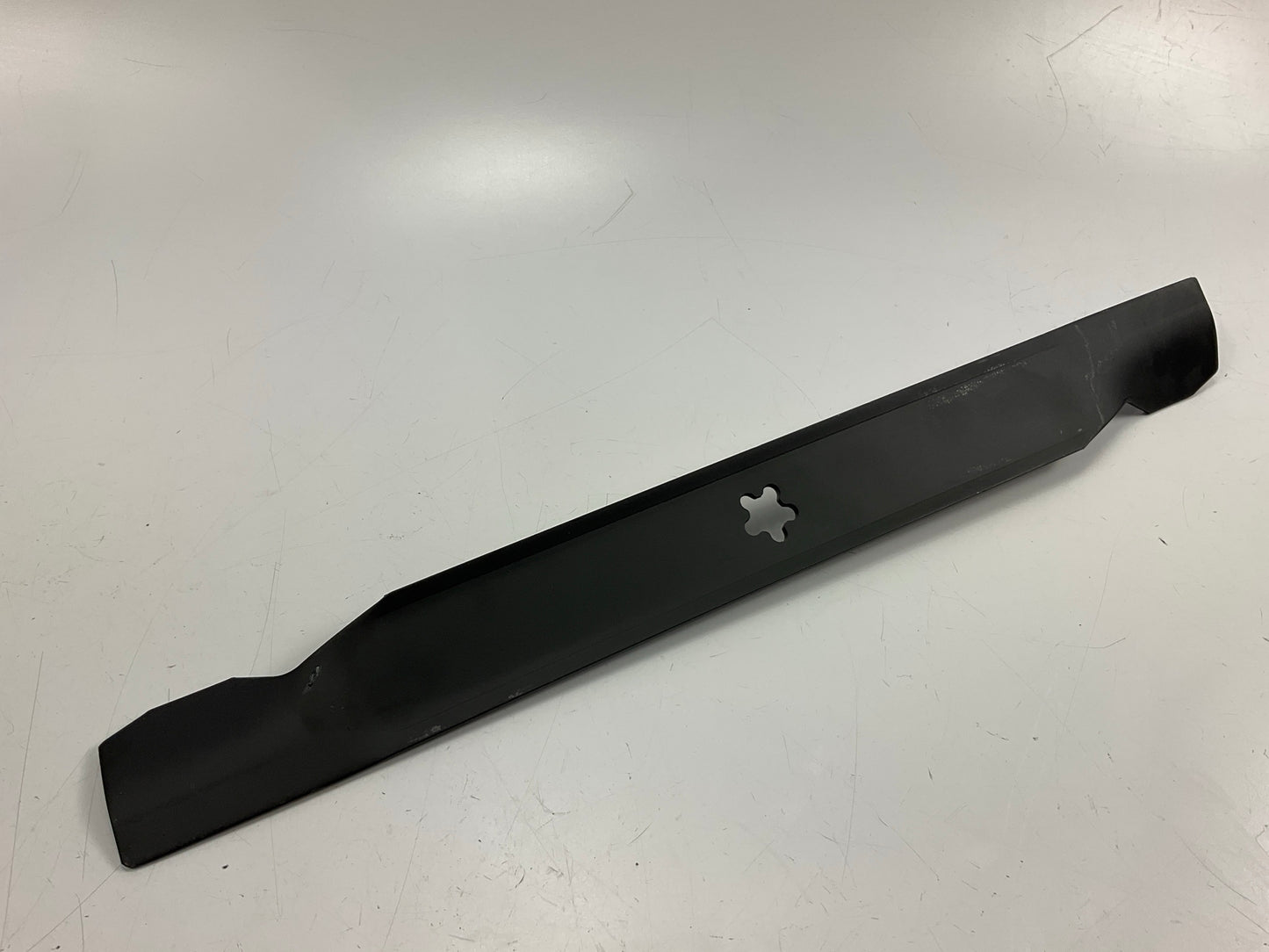 7-04982 5 Point Star Lawn Mower Blade 20-3/4'' Long, 2-1/8'' Wide 130453