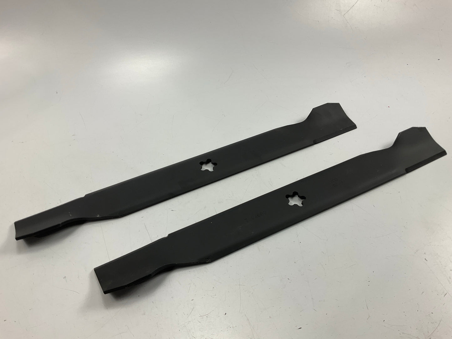 (2) 7-04983 Lawn Mower Blade 19-9/32'' Long, 2-1/4'' Wide, .140'' Thick, 5/8'' Star