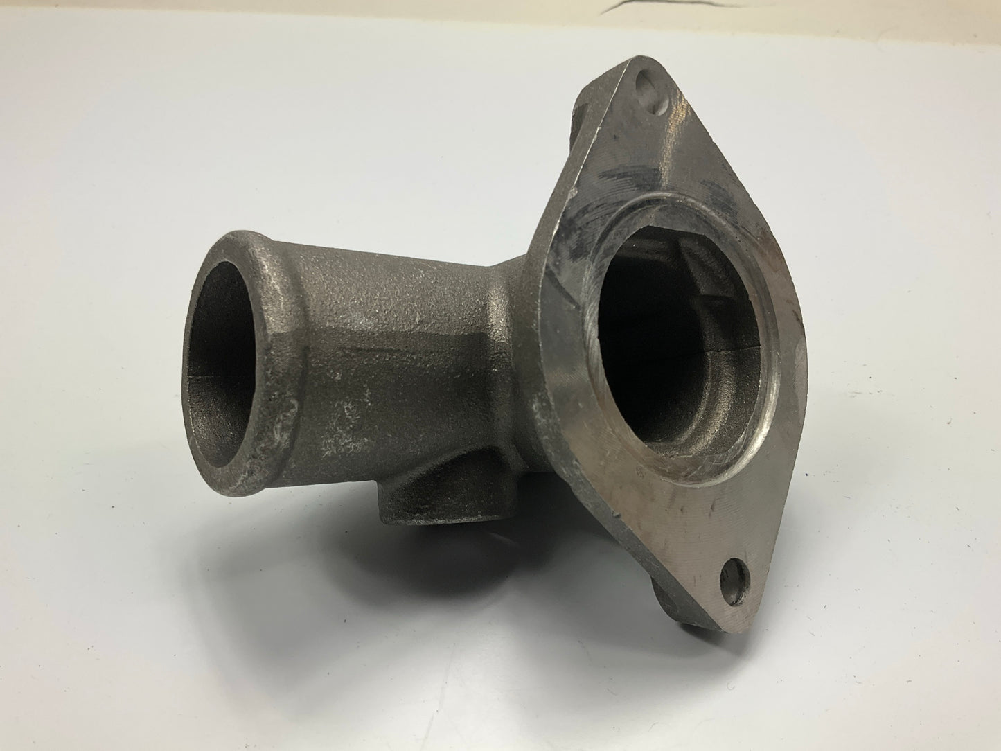 NEW - OUT OF BOX 7074 Coolant Water Outlet For 1960-1977 Ford FE 352-428