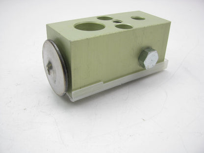 NEW - OUT OF BOX - 7138848 A/C Expansion Valve