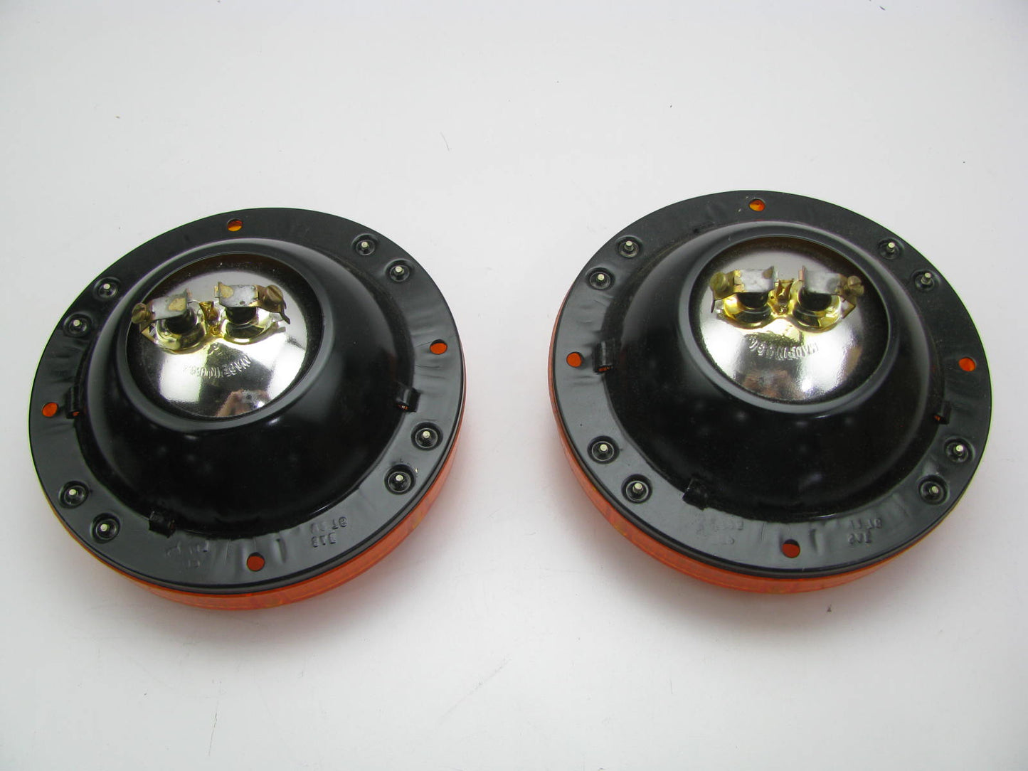 (2) NEW - OUT OF BOX 745-2101 7'' Round Amber School BusTurn Signal Light Lamps