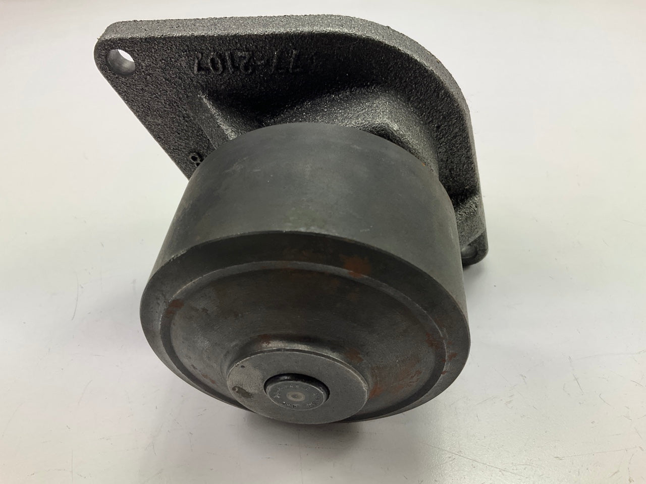 NEW UNBOXED Gates 41177 77-2107 Water Pump - 1988-2005 Ottawa Yard Spotter Truck