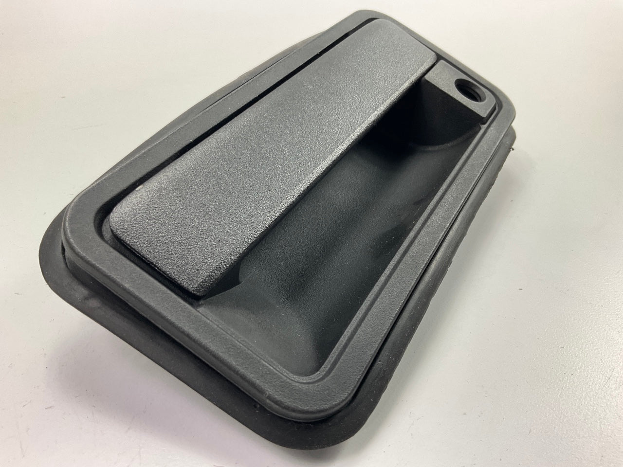 NEW - OUT OF BOX 77096CD Front Left Door Handle