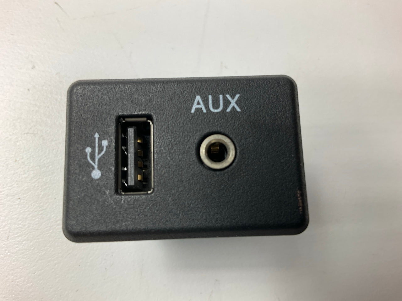 NEW - OUT OF BOX - AUX Auxiliary USB Jack Port Audio - Black Matte