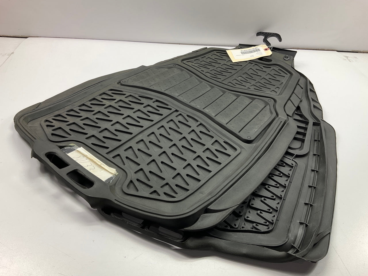 NEW UNBOX DICKIES 80133 2-Piece RUBBER Black Truck Floor Mat Set - CUT TO FIT