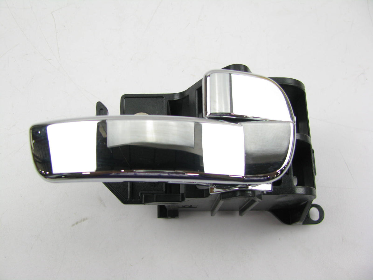 NEW - OUT OF BOX - OEM For Nissan 80670-EA000 FRONT RIGHT Interior Door Handle