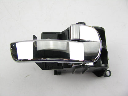 NEW - OUT OF BOX - OEM For Nissan 80670-EA000 FRONT RIGHT Interior Door Handle