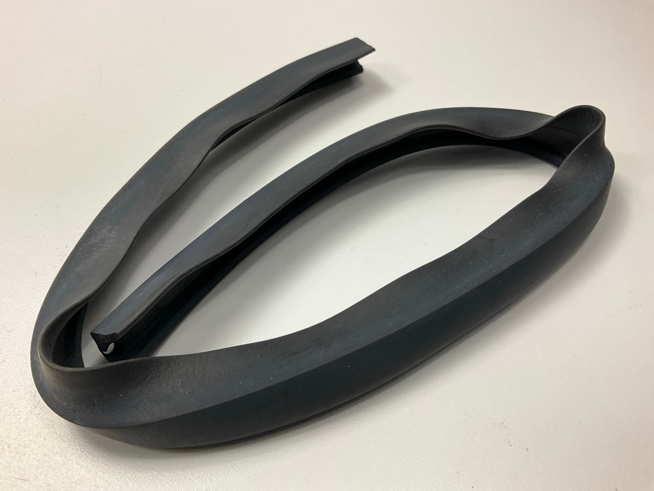 New Aftermarket Door Molding Weatherstrip Seal Front For Datsun 240z 260z 280z