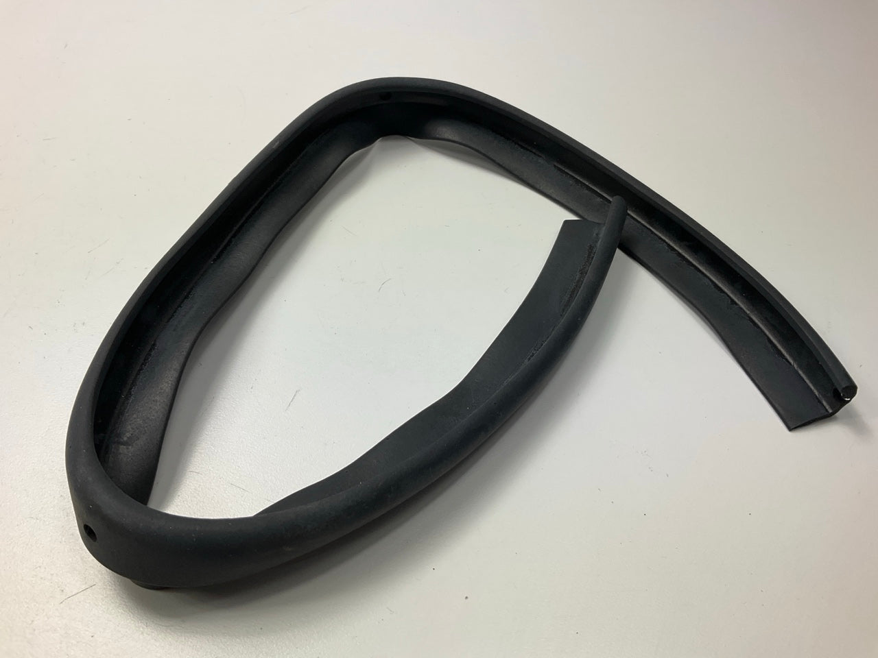 New Aftermarket Door Molding Weatherstrip Seal Front For Datsun 240z 260z 280z