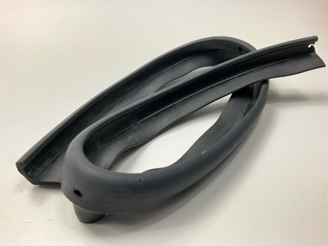 New Aftermarket Door Molding Weatherstrip Seal Front For Datsun 240z 260z 280z