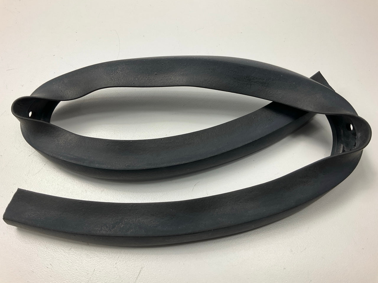 New Aftermarket Door Molding Weatherstrip Seal Front For Datsun 240z 260z 280z
