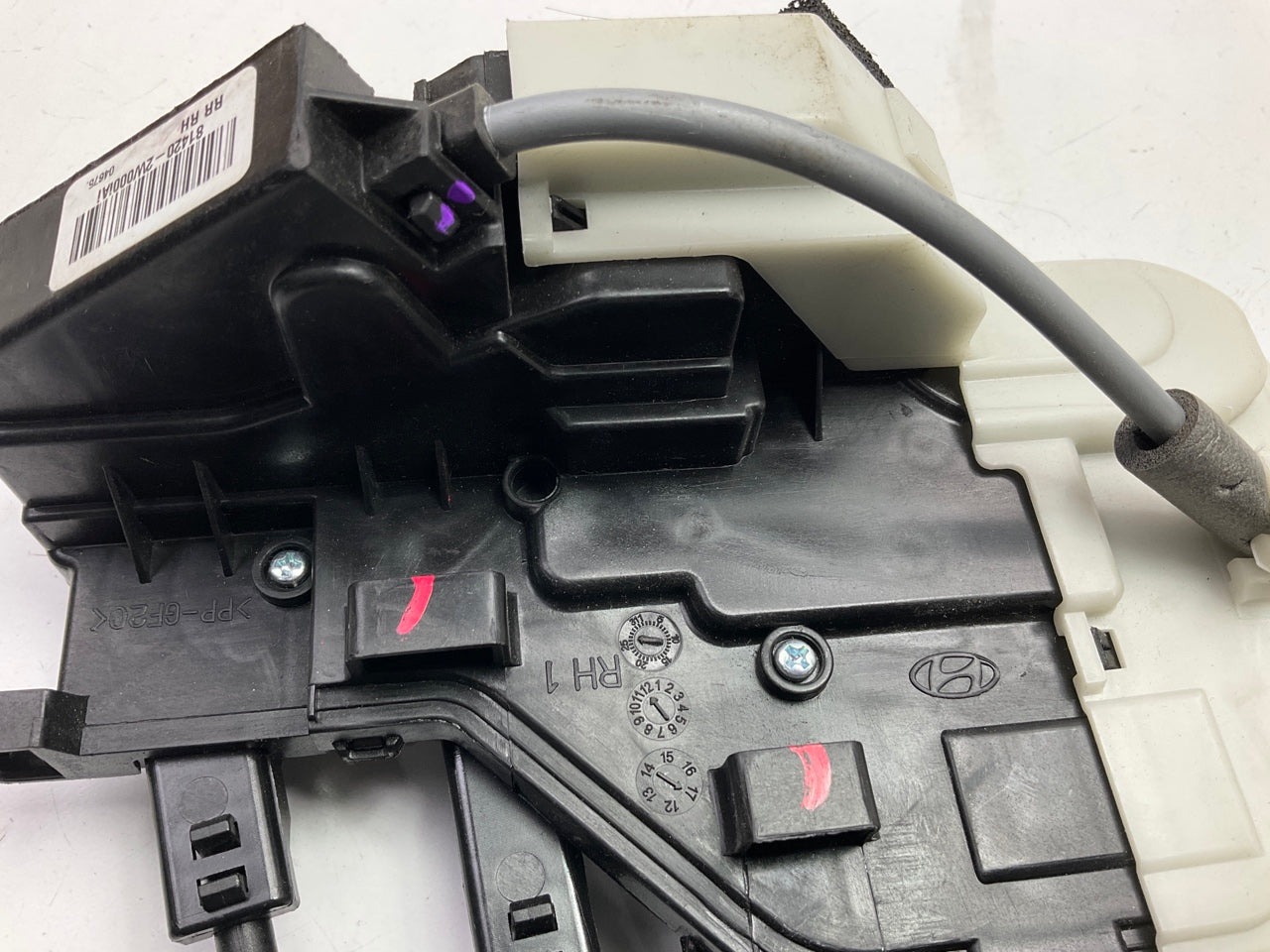 UNBOXED 814202W000 Rear Right Door Lock Actuator For 2013-2018 Santa Fe Sport