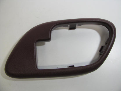 NEW - OUT OF BOX 81924 Right Inside Door Handle Bezel For 1995-1998 GM Truck