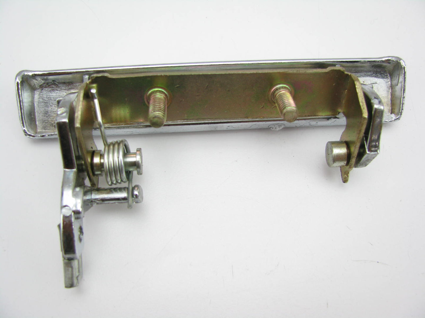 NEW - OUT OF BOX - AFTERMARKET - 82-5605 FRONT RIGHT Door Handle CHROME 20099254