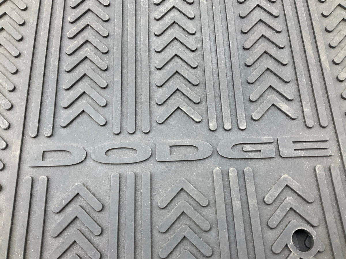 NEW 82213477AB ALL WEATHER Rubber Floor Mat Set For 14-20 Dodge Grand Caravan