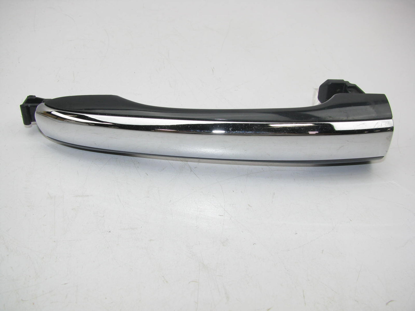 NEW - OUT OF BOX 826513L000 Outside Door Handle For 2007-2009 Hyundai Azera