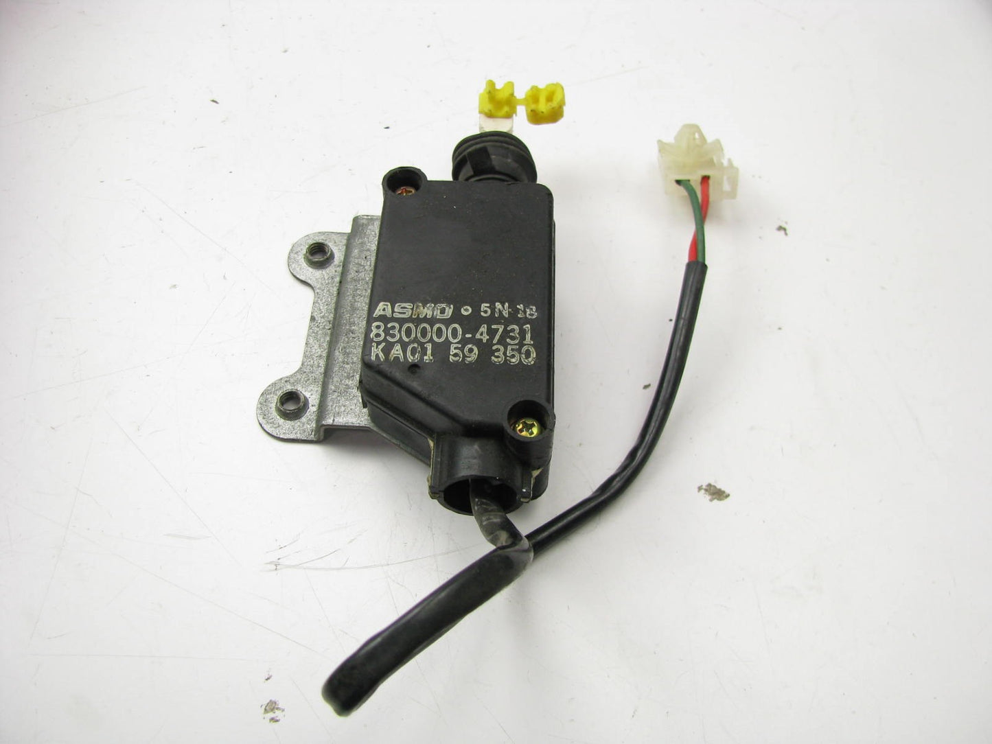 NEW - OUT OF BOX - Left Drivers Side 830000-4731 Door Lock Actuator KA01-59-350