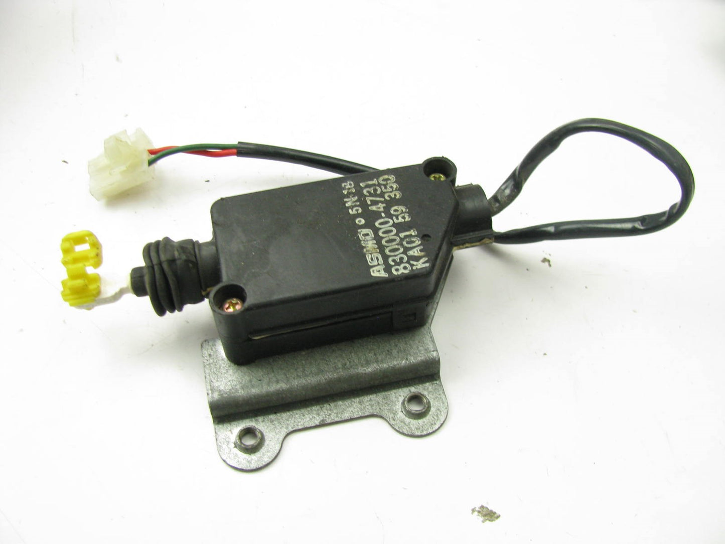 NEW - OUT OF BOX - Left Drivers Side 830000-4731 Door Lock Actuator KA01-59-350