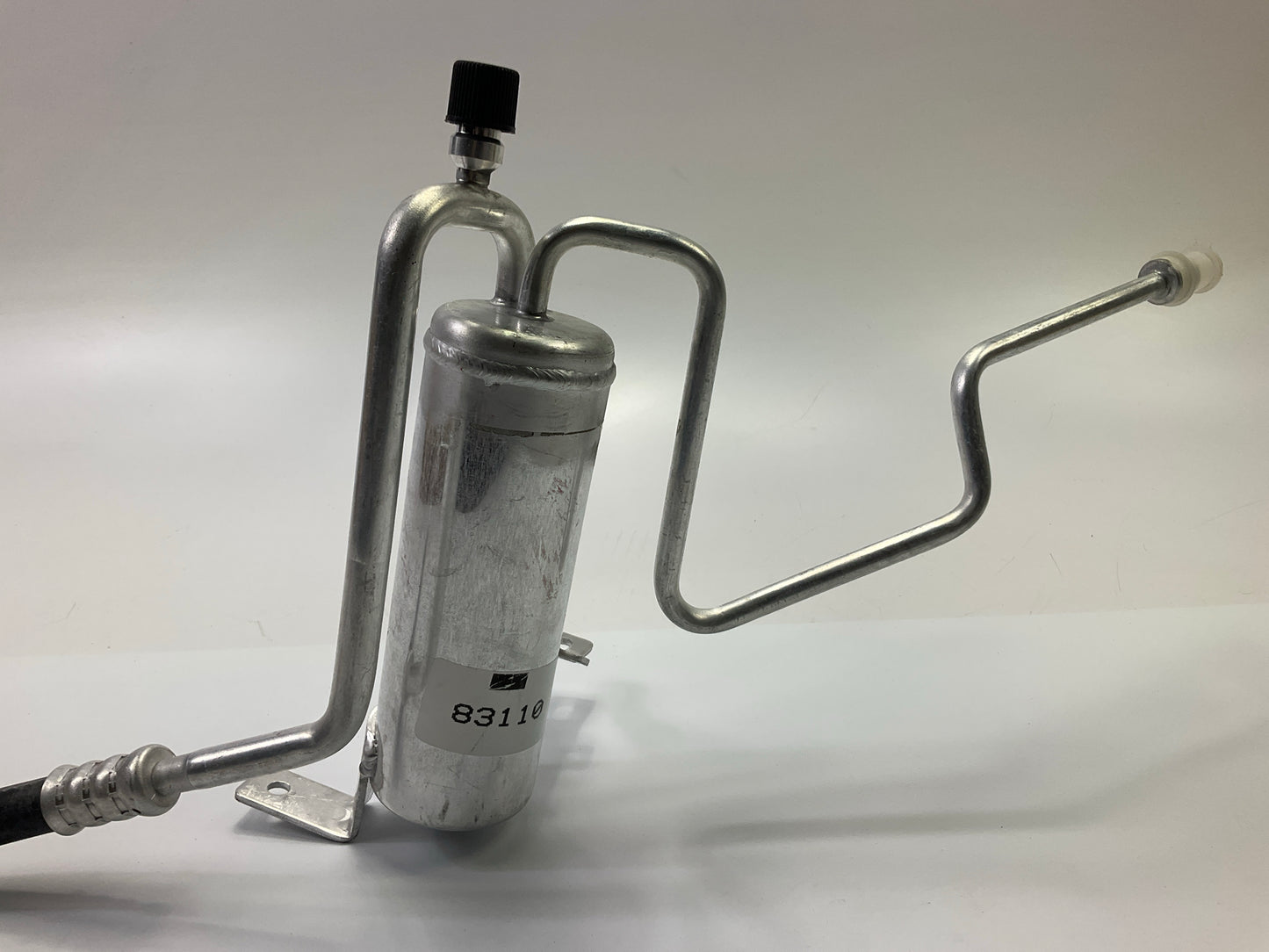 NEW UNBOXED 83110 A/C Receiver Drier With Hose For 2002-2004 Jeep Grand Cherokee