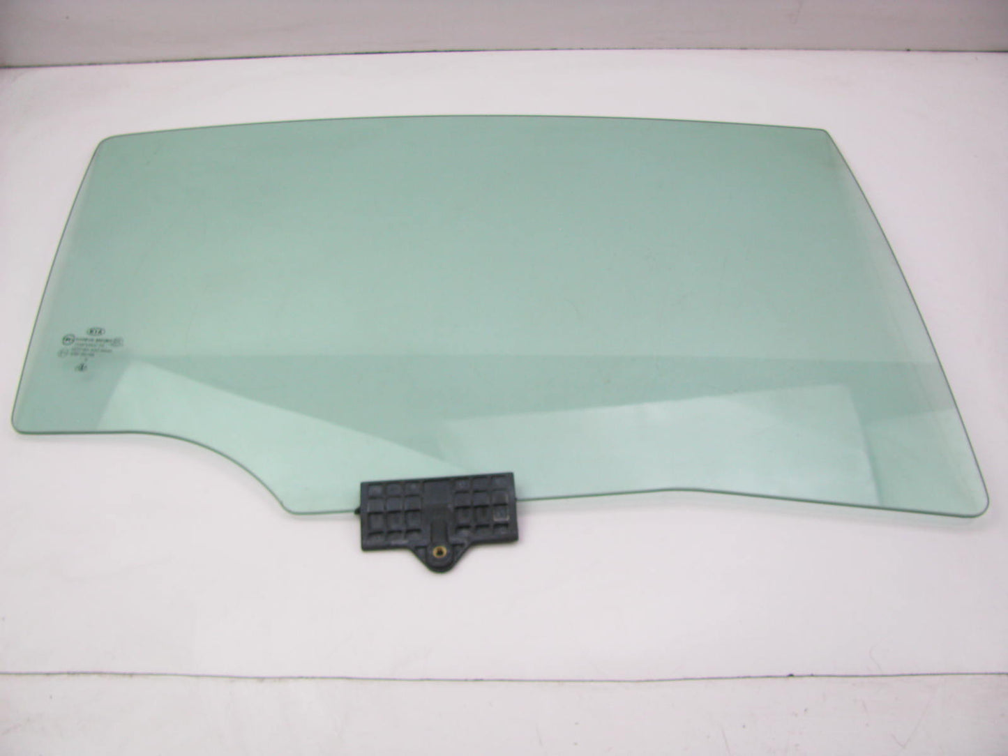 NEW - OUT OF BOX 834203R010 Rear Right Window Glass For 2014-2016 Kia Cadenza
