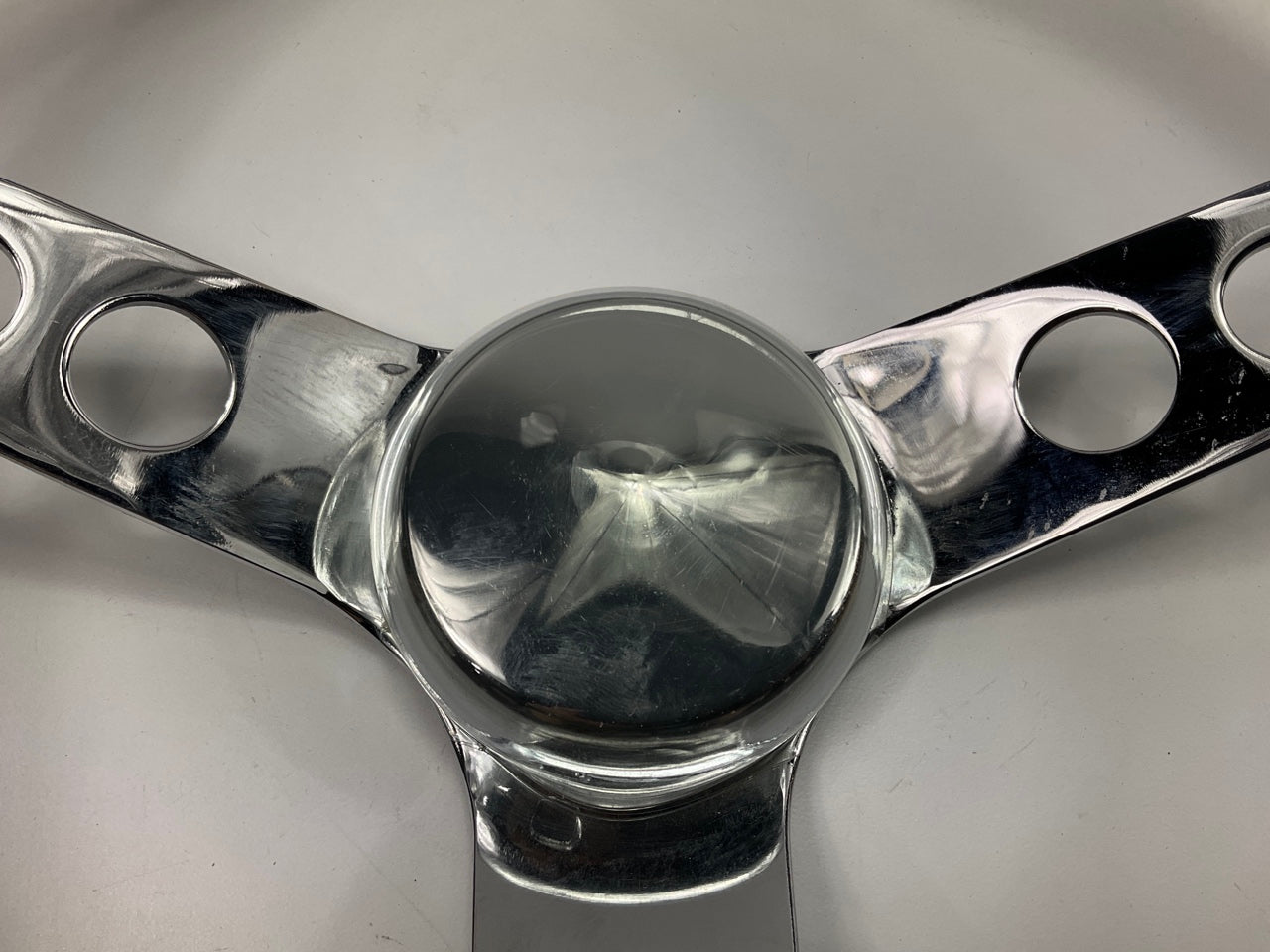 NEW UNBOXED Grant 838 13.5'' Classic Model Steering Wheel