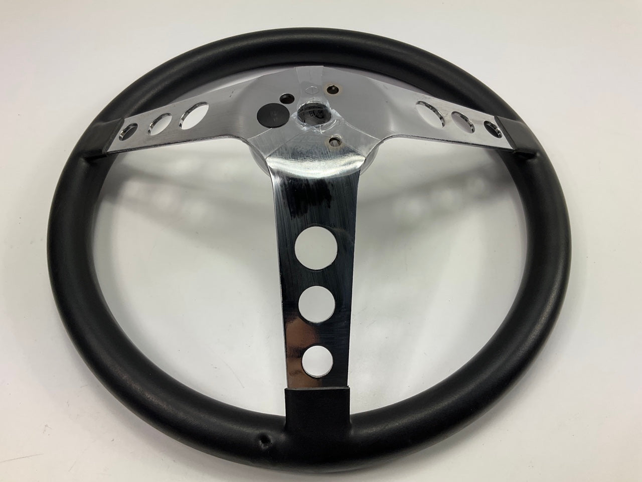 NEW UNBOXED Grant 838 13.5'' Classic Model Steering Wheel