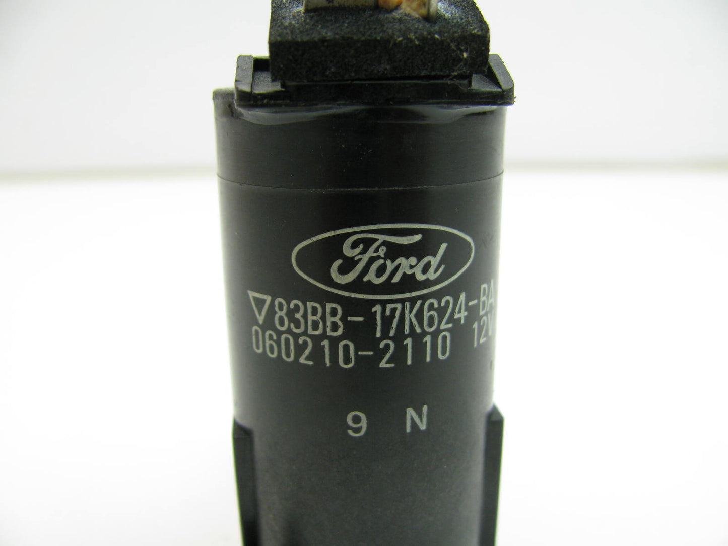 NEW - OUT OF BOX - OEM Ford 83BB-17K624-BA Windshield Washer Pump