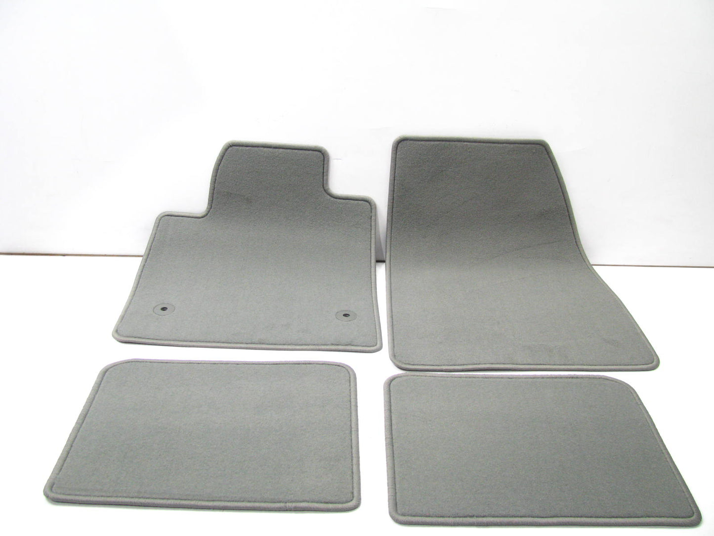 New 4-Piece Floor Mats Carpet Gray Set OEM 2017-2019 Traverse, Terrain 84129782