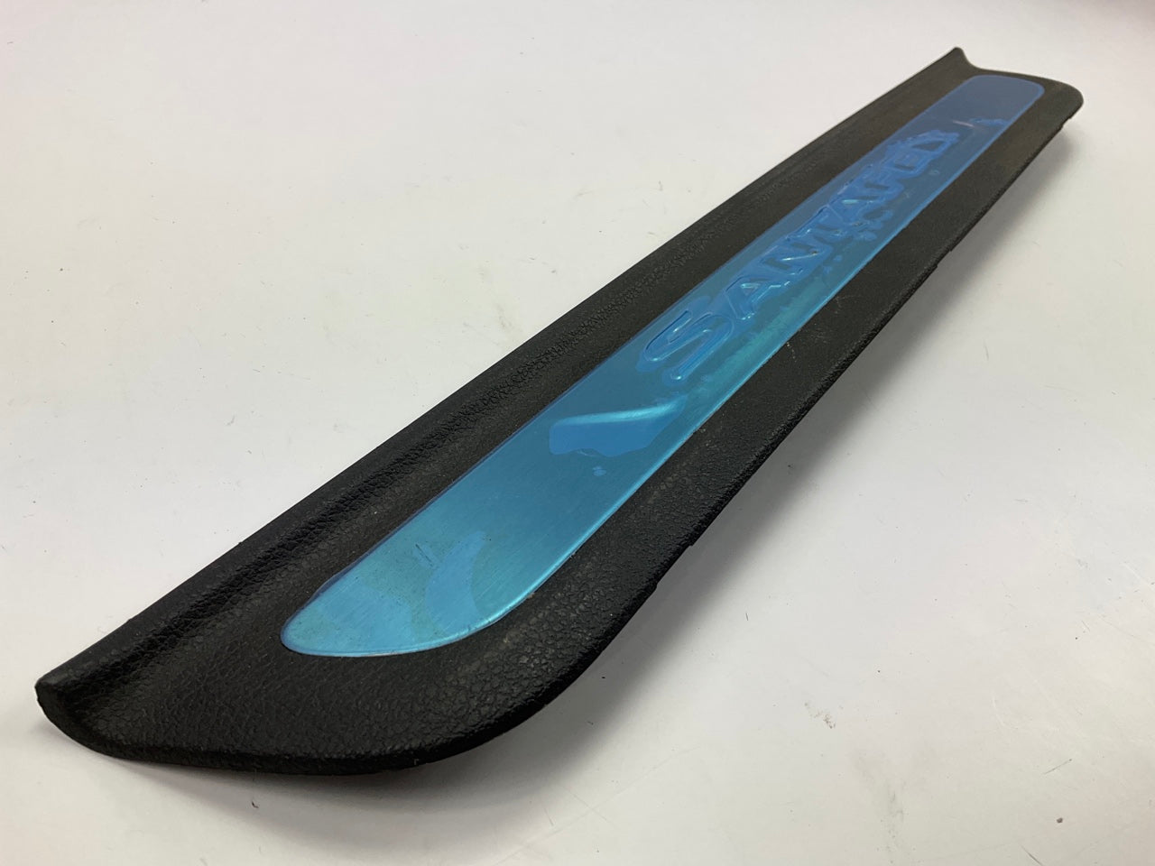 NEW UNBOXED OEM 85873-S2500 Front Left Door Sill Trim Plate For 19-23 Santa Fe