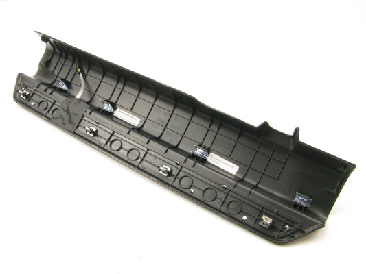 NEW - UNBOXED OEM 85881-2K0C0 Front Right Door Sill Scuff Plate For 2010-13 Soul