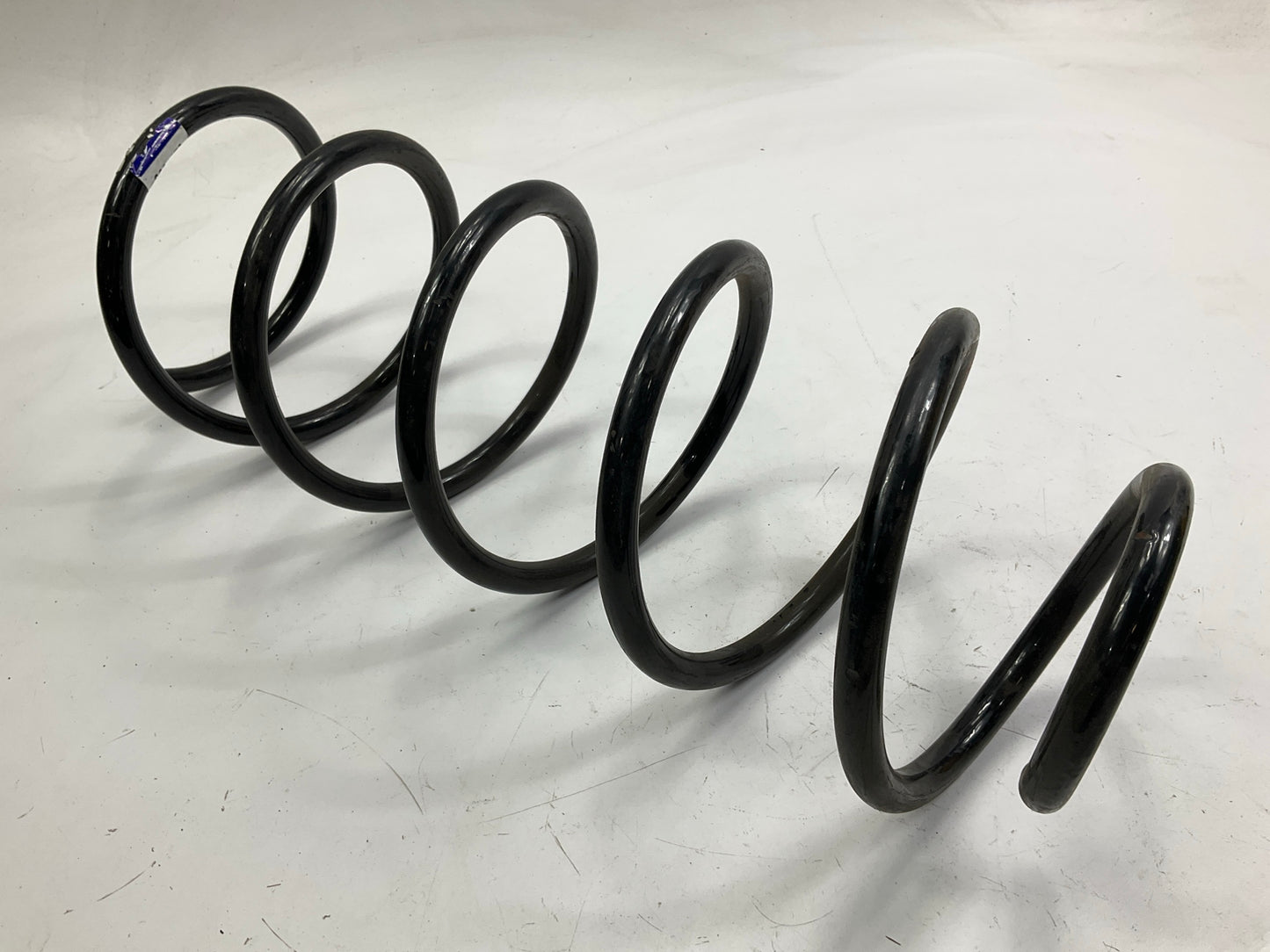 NEW UNTAGGED OEM Volvo 8634378 Front Coil Spring