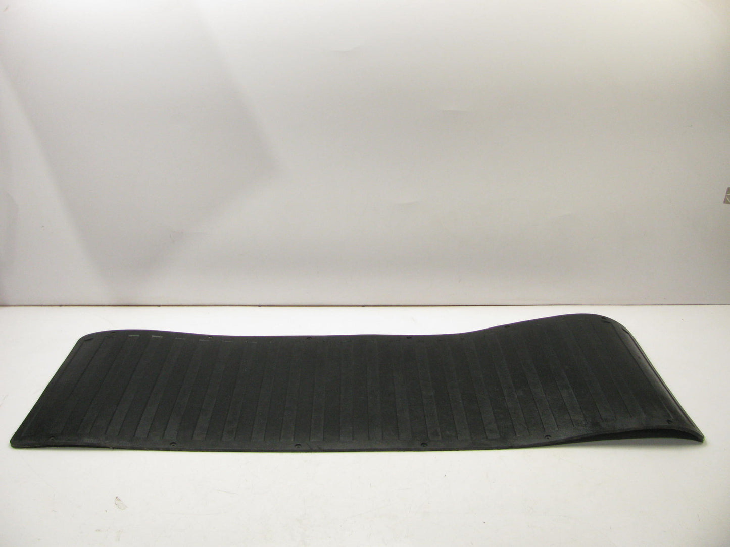 NEW UNBOXED DeeZee DZ 86700 Tailgate Rubber Mat, Universal Fit,  60'' X 19.5''